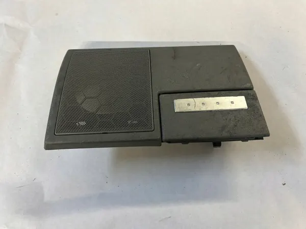 VW T4 Caravelle Multivan Aschenbecherstopfen OEM 7D0857273 image 2