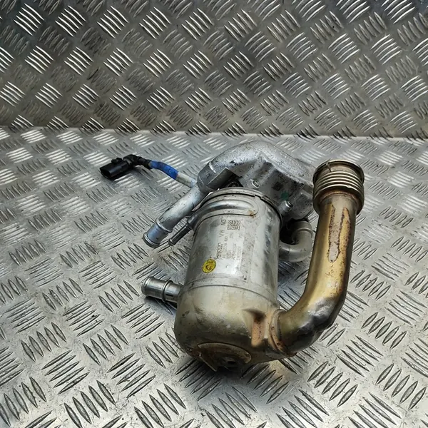 EGR-jäähdytin VW Passat Variant B8 2.0 TDI 03N131512H image 4