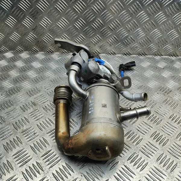 EGR-jäähdytin VW Passat Variant B8 2.0 TDI 03N131512H image 6