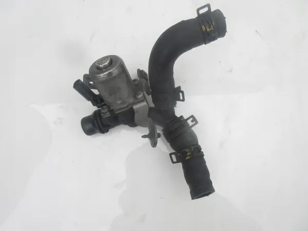 Extra vattenpump Mercedes GLK X204 W204 W212 2.2 CDI 651 image 2
