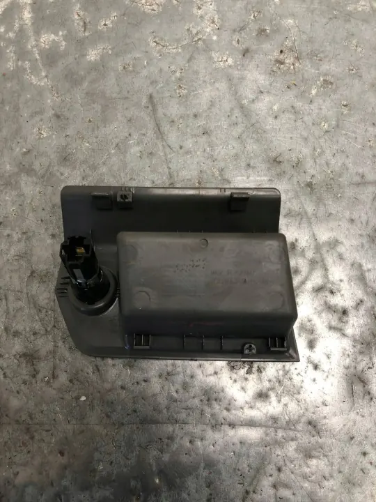 Tupakansytytinpistorasia OEM 7C1857383ABILI VW Crafterille image 4