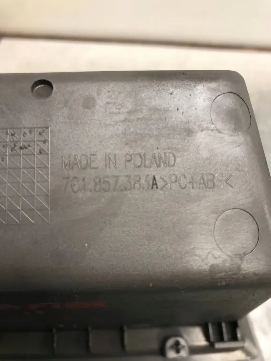 Tupakansytytinpistorasia OEM 7C1857383ABILI VW Crafterille image 5