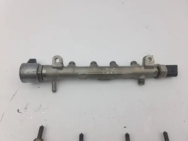 Juego de inyección Audi A4 B9 OEM 04L130755E image 8