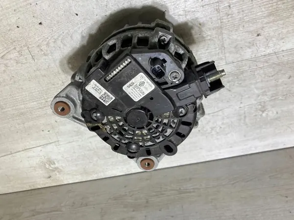 Dacia Sandero III 2022 generaattori 1.0 OEM 231009076R image 3