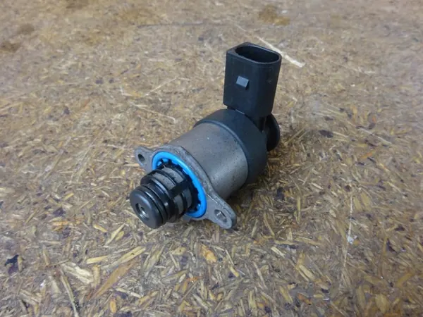 Soupape de pompe à carburant OEM 0928400706 pour Audi A3 8P image 10