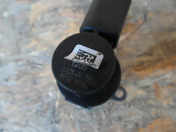 Soupape de pompe à carburant OEM 0928400706 pour Audi A3 8P image 3