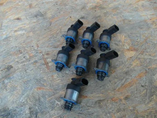 Soupape de pompe à carburant OEM 0928400706 pour Audi A3 8P image 4