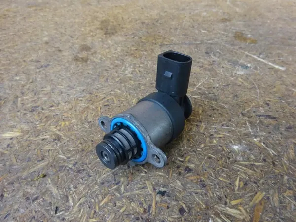Soupape de pompe à carburant OEM 0928400706 pour Audi A3 8P image 6