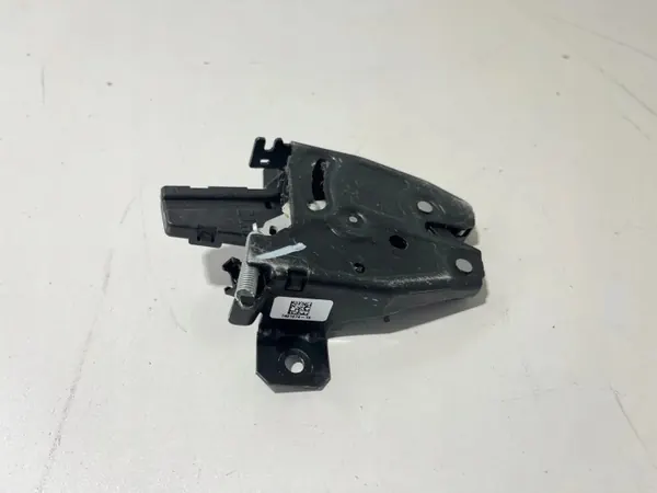 BMW OEM 7461674 takaluukun lukko X5 G05 2020 image 2