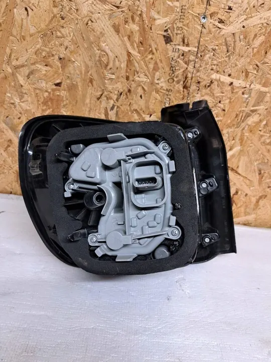 Jeep OE 52109462 lámpara trasera combinada image 4