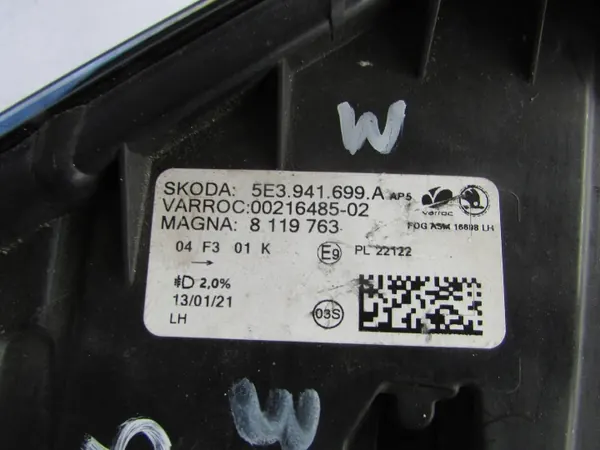 Phare Halogène LED Gauche OEM 5E3941699A pour Skoda image 3