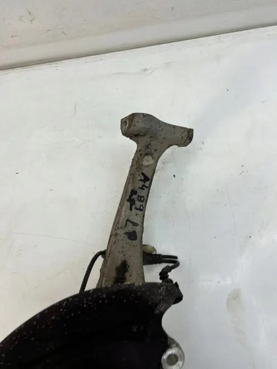 Mangueta Izquierda Delantera Audi A5 8W OEM 8W0407241F image 3