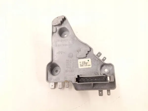 Mercedes-Benz CLS C219 achterlicht insert OEM A2198200677 image 4