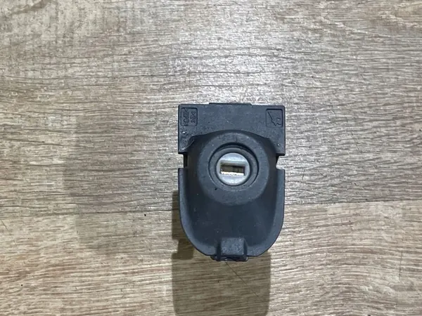 Linker Deurslot Cilinder Volvo 30784963 image 1