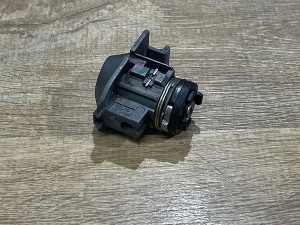 Linker Deurslot Cilinder Volvo 30784963 image 2