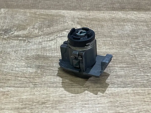 Linker Deurslot Cilinder Volvo 30784963 image 3