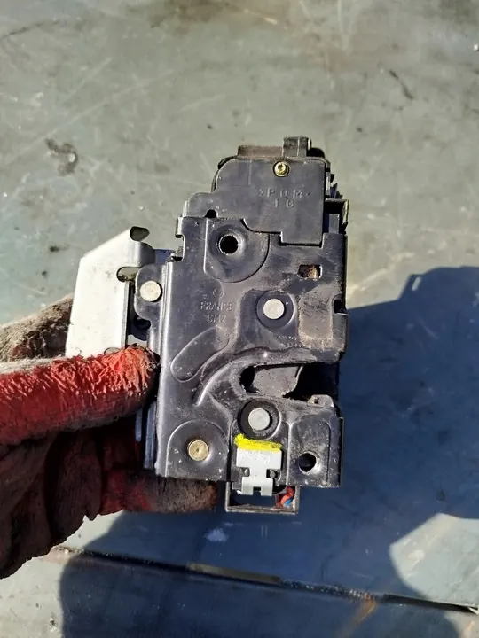 Linke Vordertürschloss für Audi A4 B6 2001-2004 OEM 4B1837015G image 2