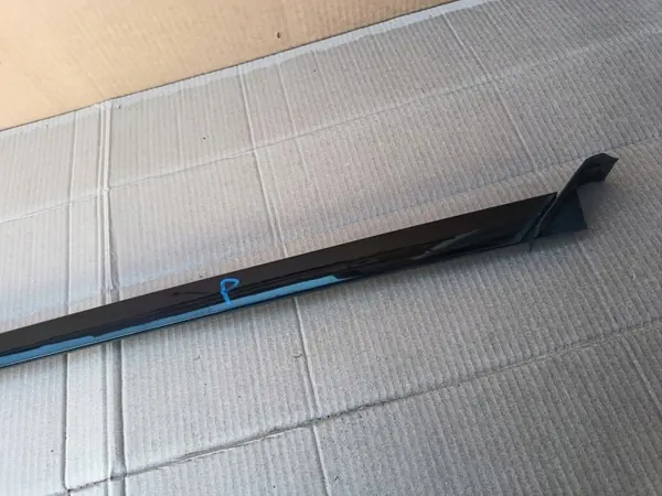 Rechte Windschutzscheibenleiste OEM 9817213677 für Peugeot 3008 image 3