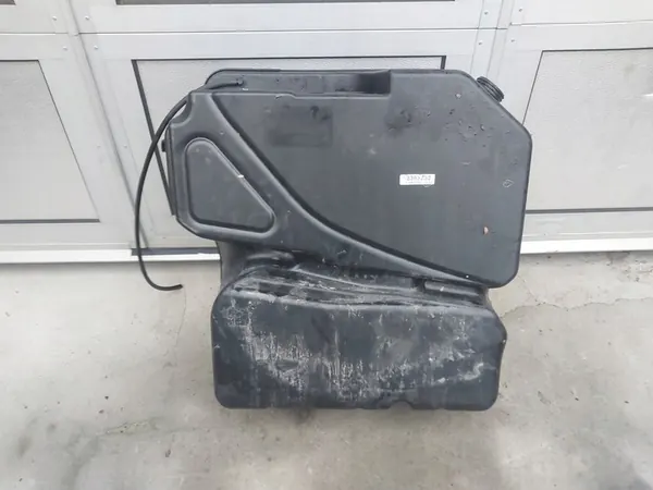 Réservoir AdBlue Scania R Euro 6 105L OEM 2393232 image 2