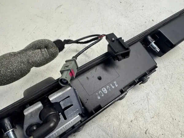 AUDI A6 C6 Kofferraumkamera Abdeckung 4L0827574 4L0980551 image 6