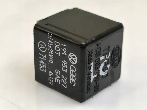 Audi A6 S6 C5 2003 Relaat OEM 191953227 image 2