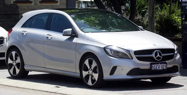 MERCEDES A W176 LIFT 15- VASEN LED-VALO A1769065900 image 10