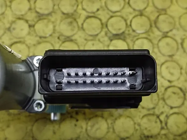 Linker achterraam motor SKODA OCTAVIA II 1K0959795E image 4