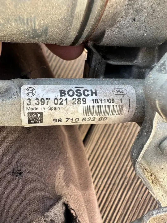 Oikea pyyhkijän moottori Peugeot 3008 image 3