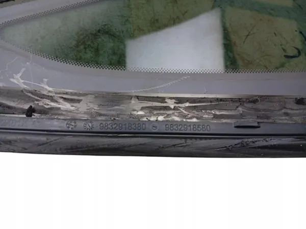 Carrosserieglas rechtsachter OEM 9832918380 Citroen C4 III image 3