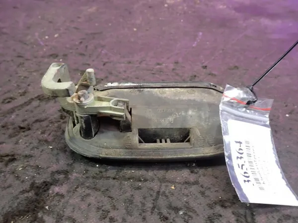 VW Transporter T4 Oikea Takakahva 701837210 image 3