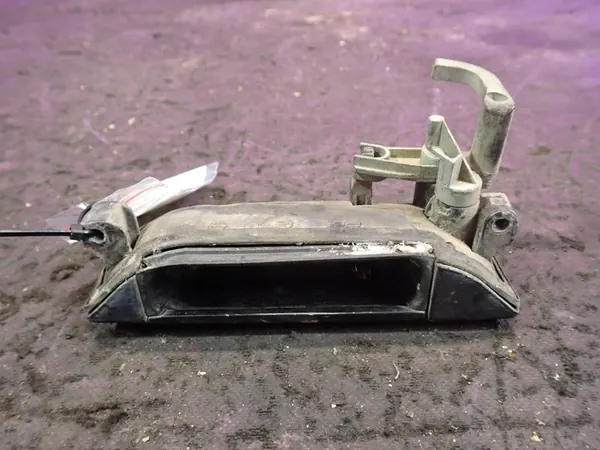 VW Transporter T4 Oikea Takakahva 701837210 image 4