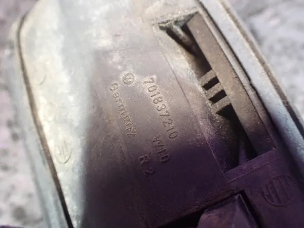 VW Transporter T4 Oikea Takakahva 701837210 image 5