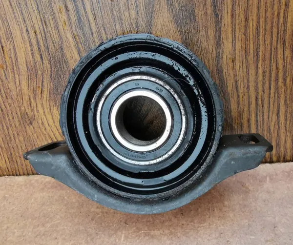 OEM 2014100581 Driveshaft Support Mercedes 190 W201 image 2