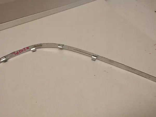 Moldura de parachoques delantera izquierda Mercedes W210 A2108850774 image 9