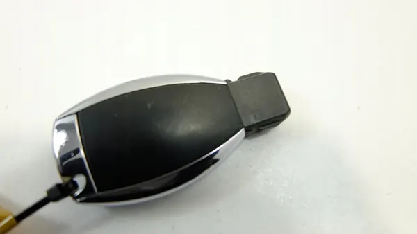 Comando Mercedes GLA OEM ESD-1206521C - Usado image 8