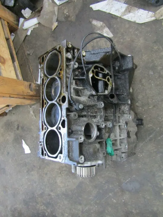Moottorilohko OEM AK-6-90523 VW Passat B5 FL:lle image 7