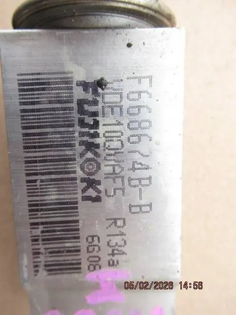 Toyota Aygo ilmastointiosat OEM F668674BB - Käytetty image 4