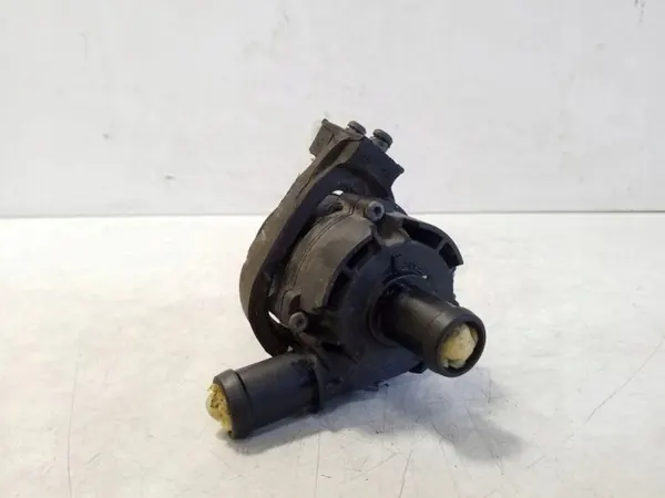 Vesipumppu OEM 92516 4GA0A Nissan Renault 1.6 DCI image 2