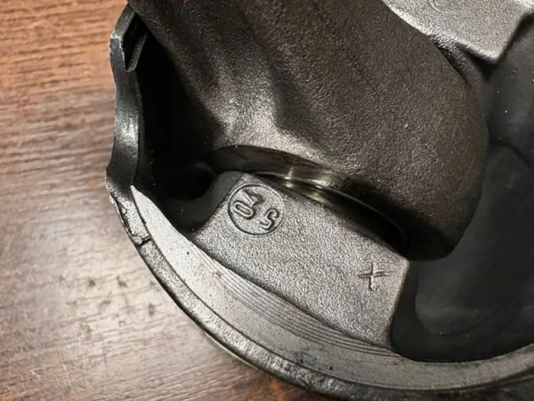 Piston Iveco Daily OEM 2996849 - 2.3L 93kW 2010 image 8