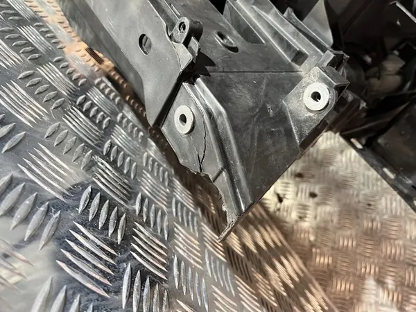 Skoda OE 57A805588H para-choque dianteiro image 2