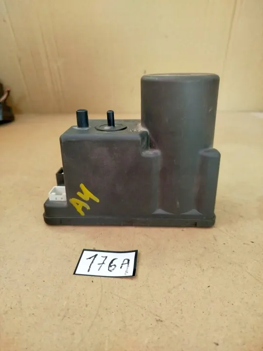 Pompe de verrouillage central OEM A0862257A Audi A4 B5 image 2