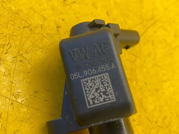 Sensor de presión de aceite OEM 05L906455A - Usado image 5