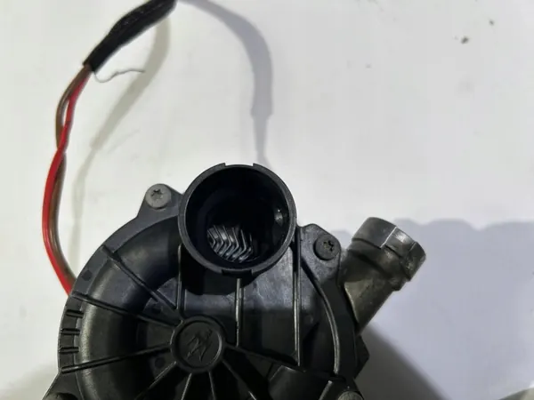Pompe à air secondaire OEM 6700035001 Maserati Quattroporte image 3