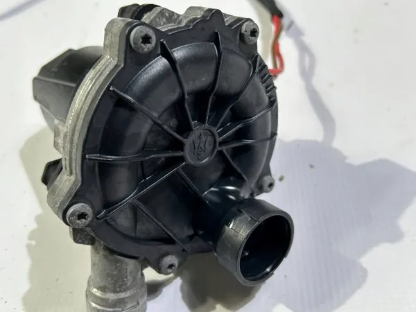 Pompe à air secondaire OEM 6700035001 Maserati Quattroporte image 4