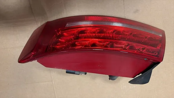 Luz Trasera Derecha Audi A5 Sportback 8T8945096D image 7