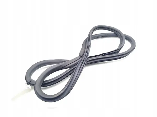 Gummitätning Bakdörr Peugeot 208 Vänster 2013 OEM 9673084680 image 5