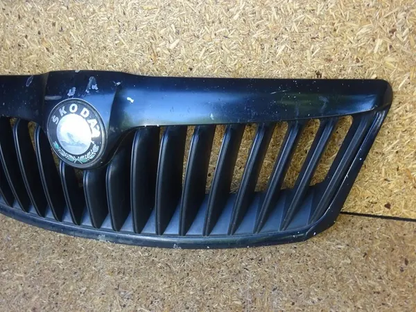 Griglia paraurti anteriore SKODA OCTAVIA II LIFT 08-13 1Z0853661A image 3