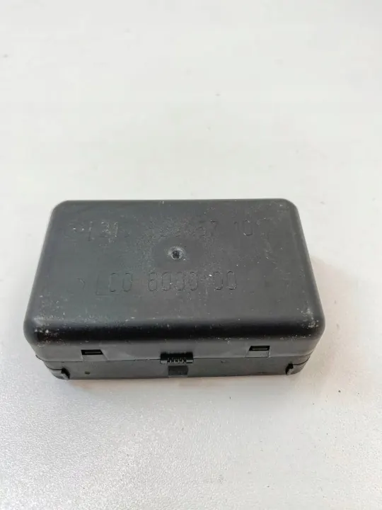 Mercedes-Benz Regnsensor OEM A210 820 57 10 image 2