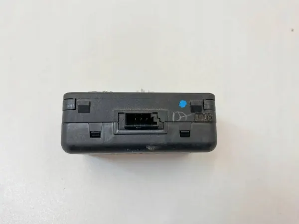 Mercedes-Benz Regnsensor OEM A210 820 57 10 image 3