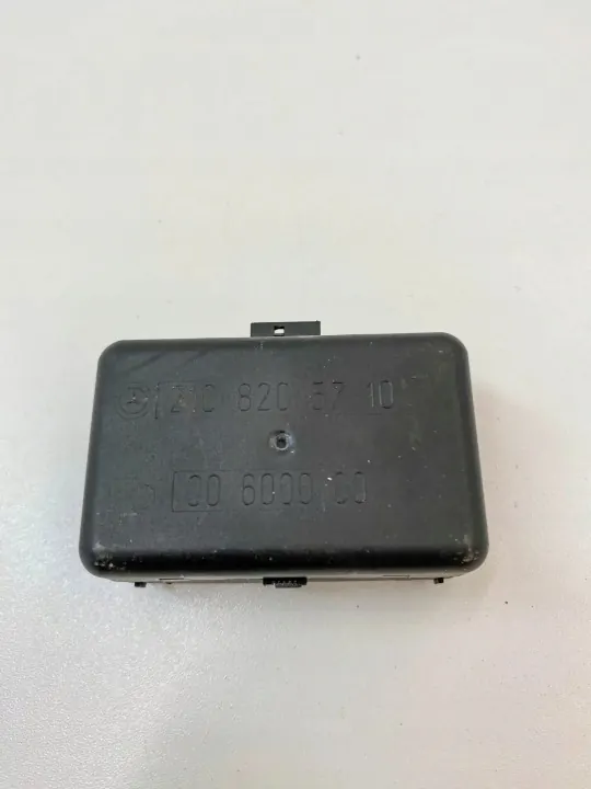 Mercedes-Benz Regnsensor OEM A210 820 57 10 image 6